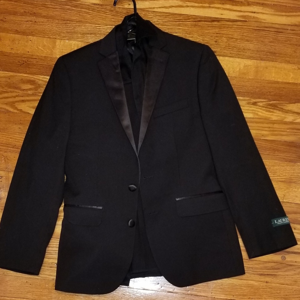 Clothes - Picture 5 of 5